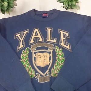 Vintage 90’s Yale College Crewneck Sweater Medium